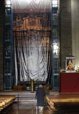 El retablo del Santuario se somete a la primera restauración en tres siglos